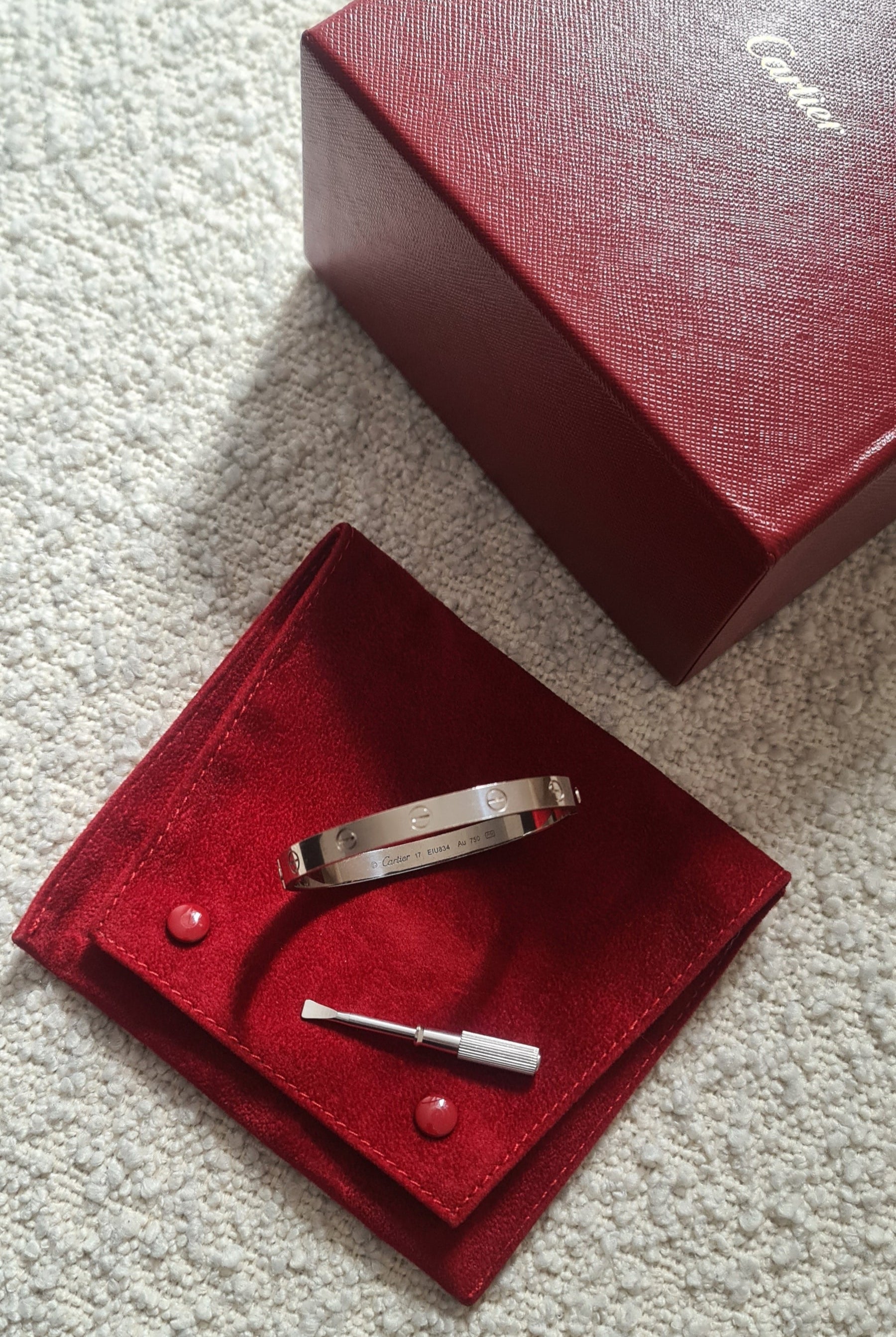 Bracelet Cartier Love Or gris taille 17