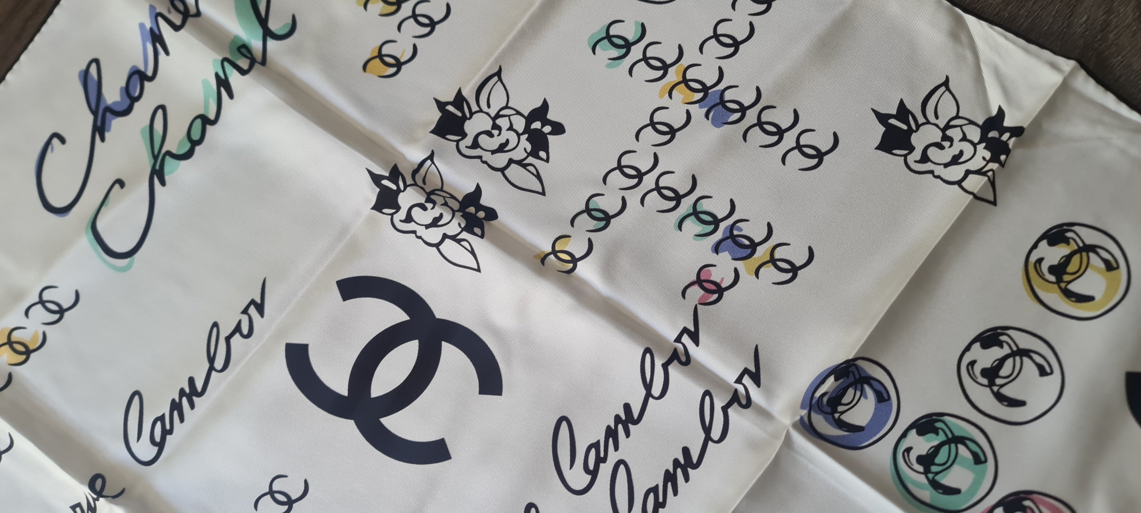 Carré Chanel en soie