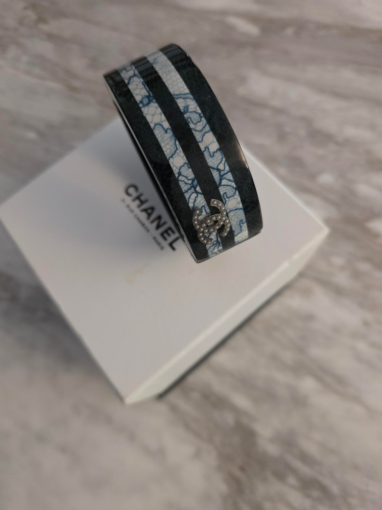 Manchette dentelles Chanel