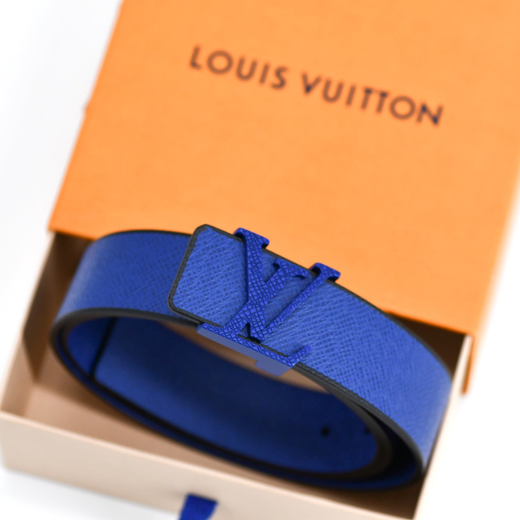 Ceinture Louis Vuitton- taiga- bleu cobalt