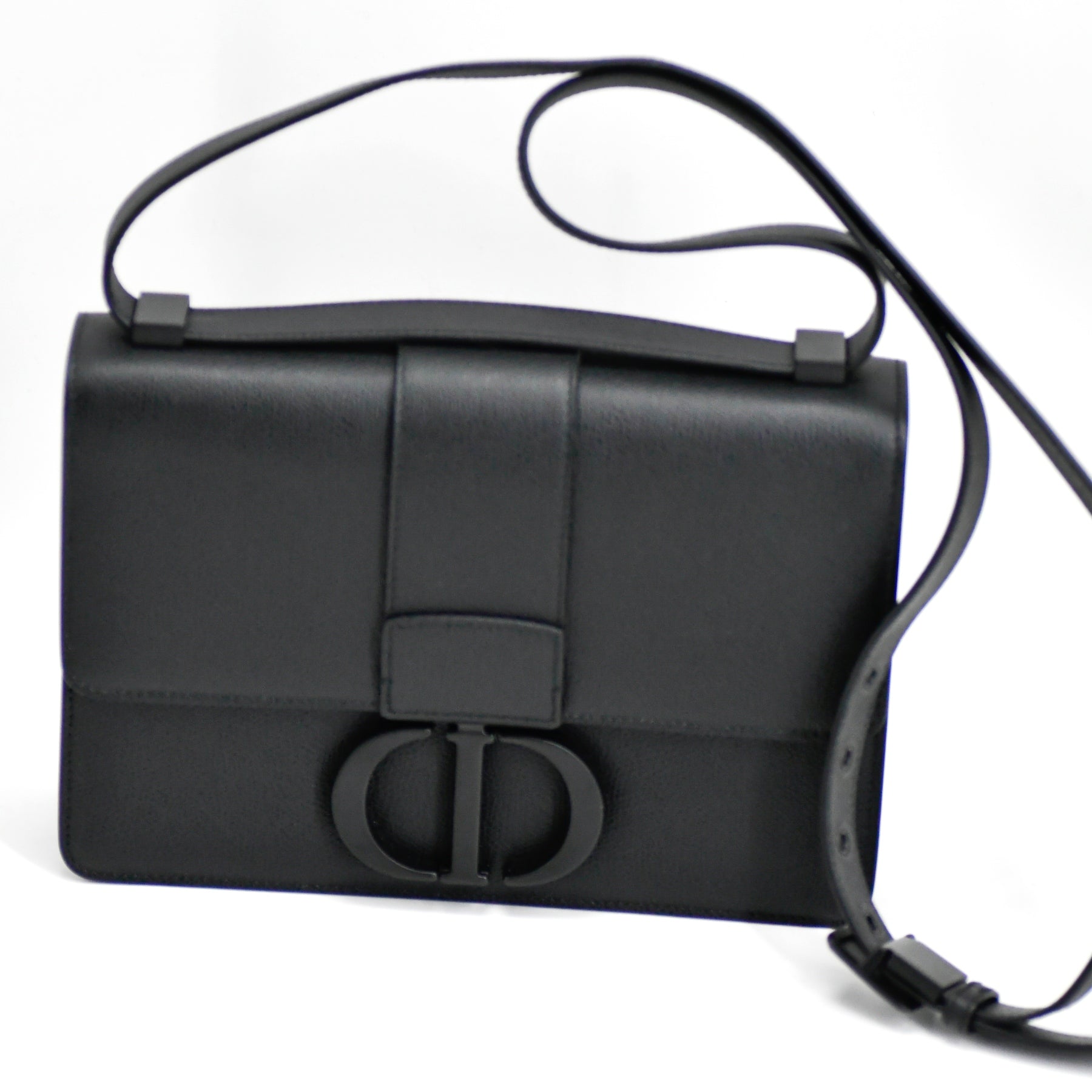 Dior-30 Montaigne-Ultramatte-Noir