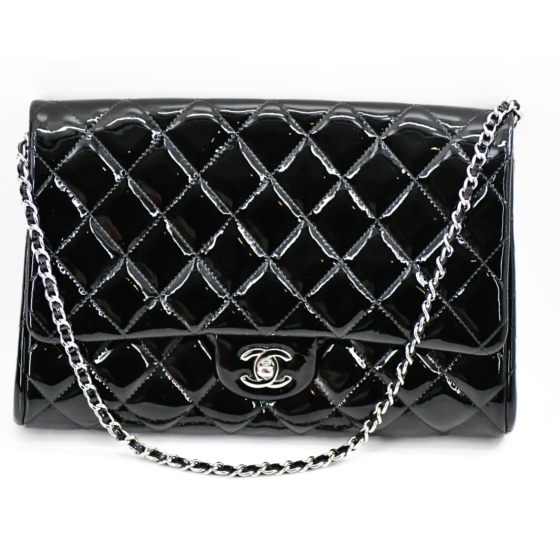 Pochette Chanel timeless cuir vernis noir