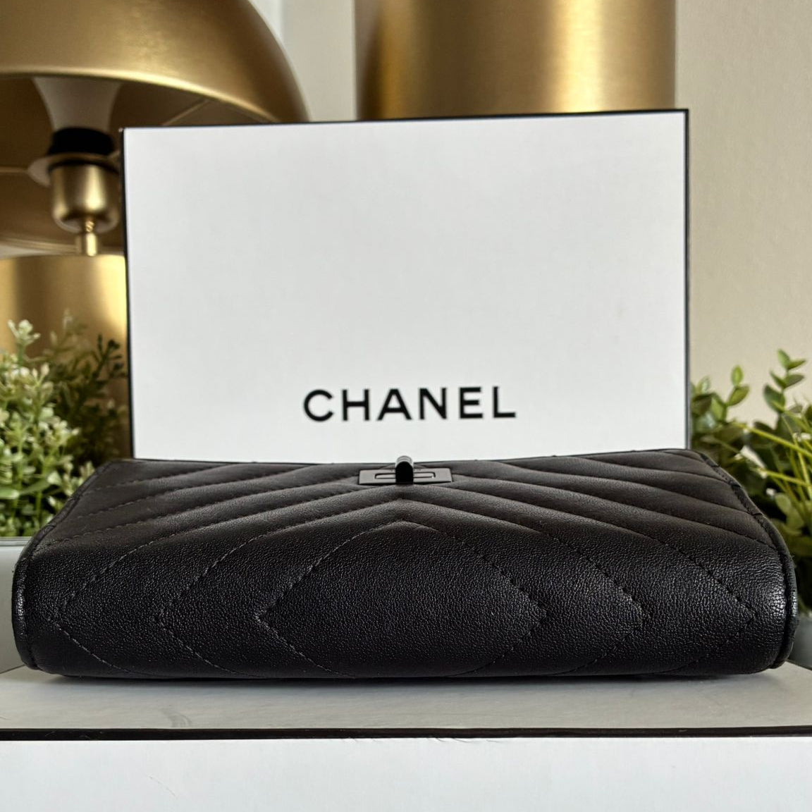 Chanel Wallet on a chain chevrons So black