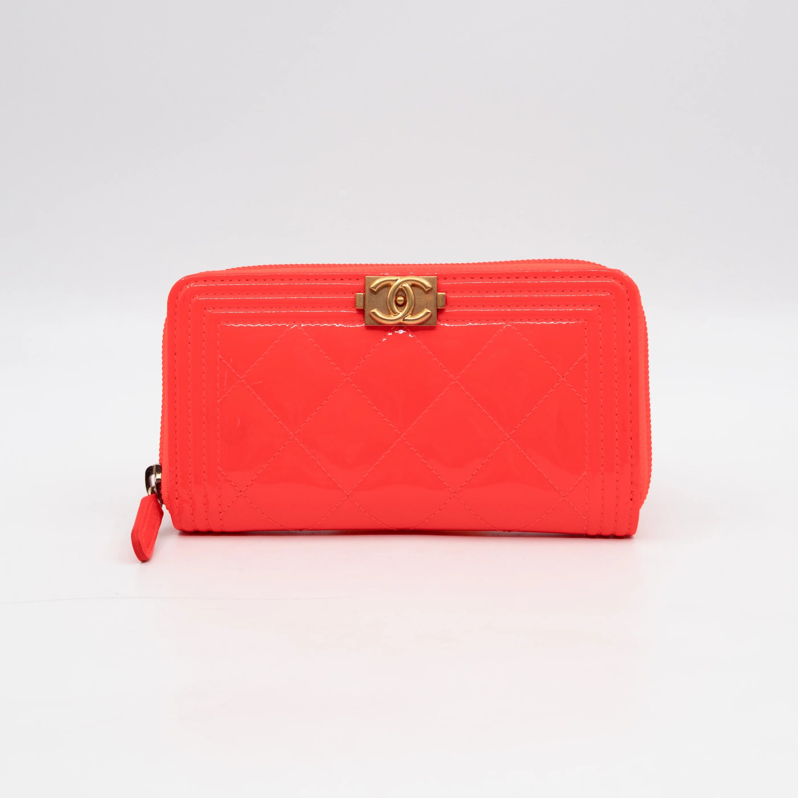 Portefeuille Chanel zip around boy
