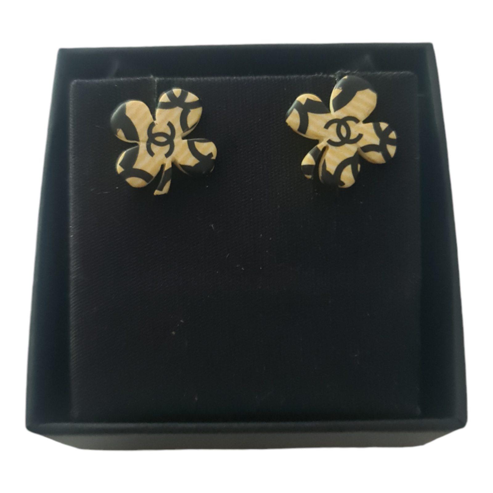 Boucles d'oreilles Chanel trèfle