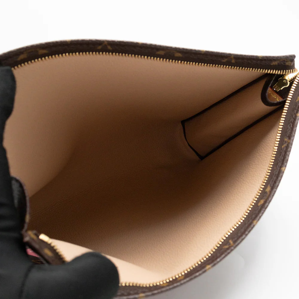 Louis Vuitton Poche 26 édition limitée Tour du monde