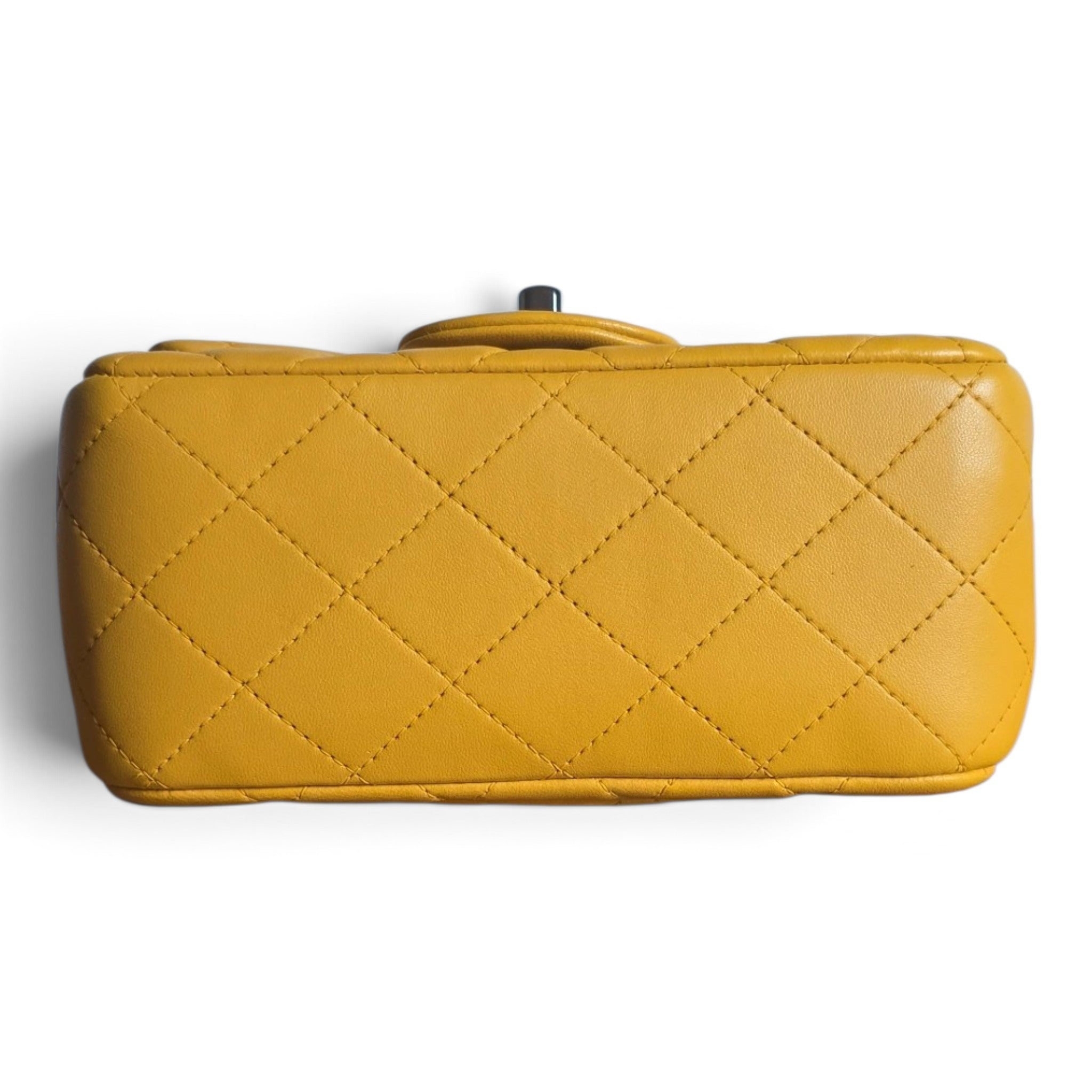 Sac Chanel timeless mini square jaune
