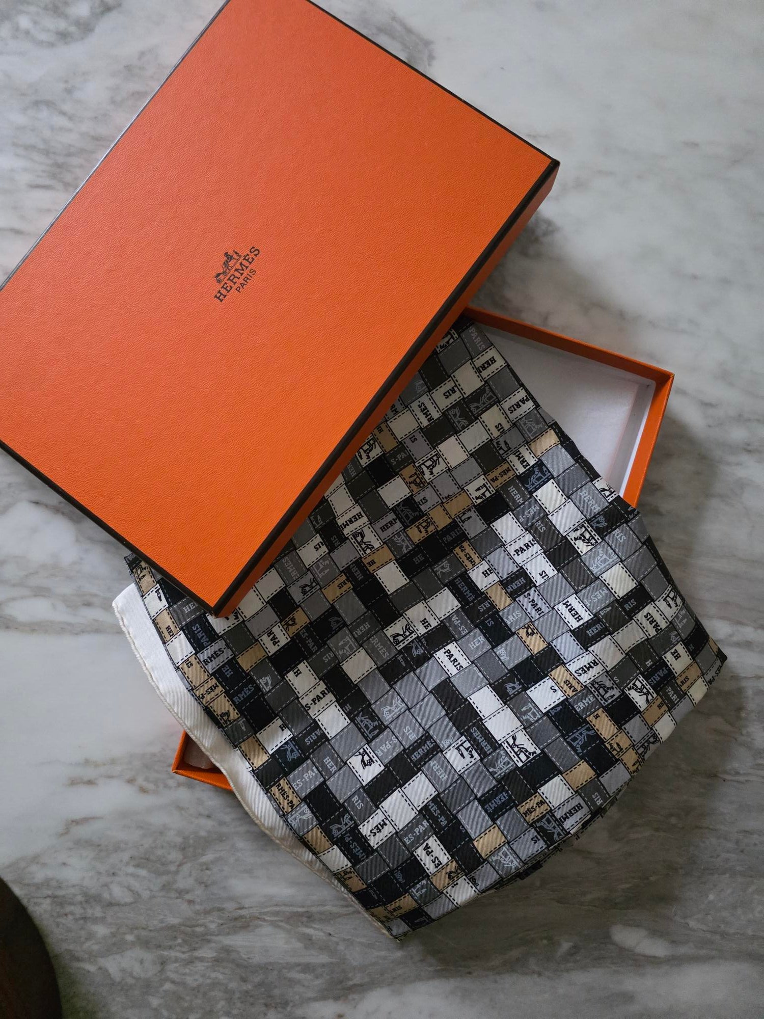 Carré Hermès Bolduc