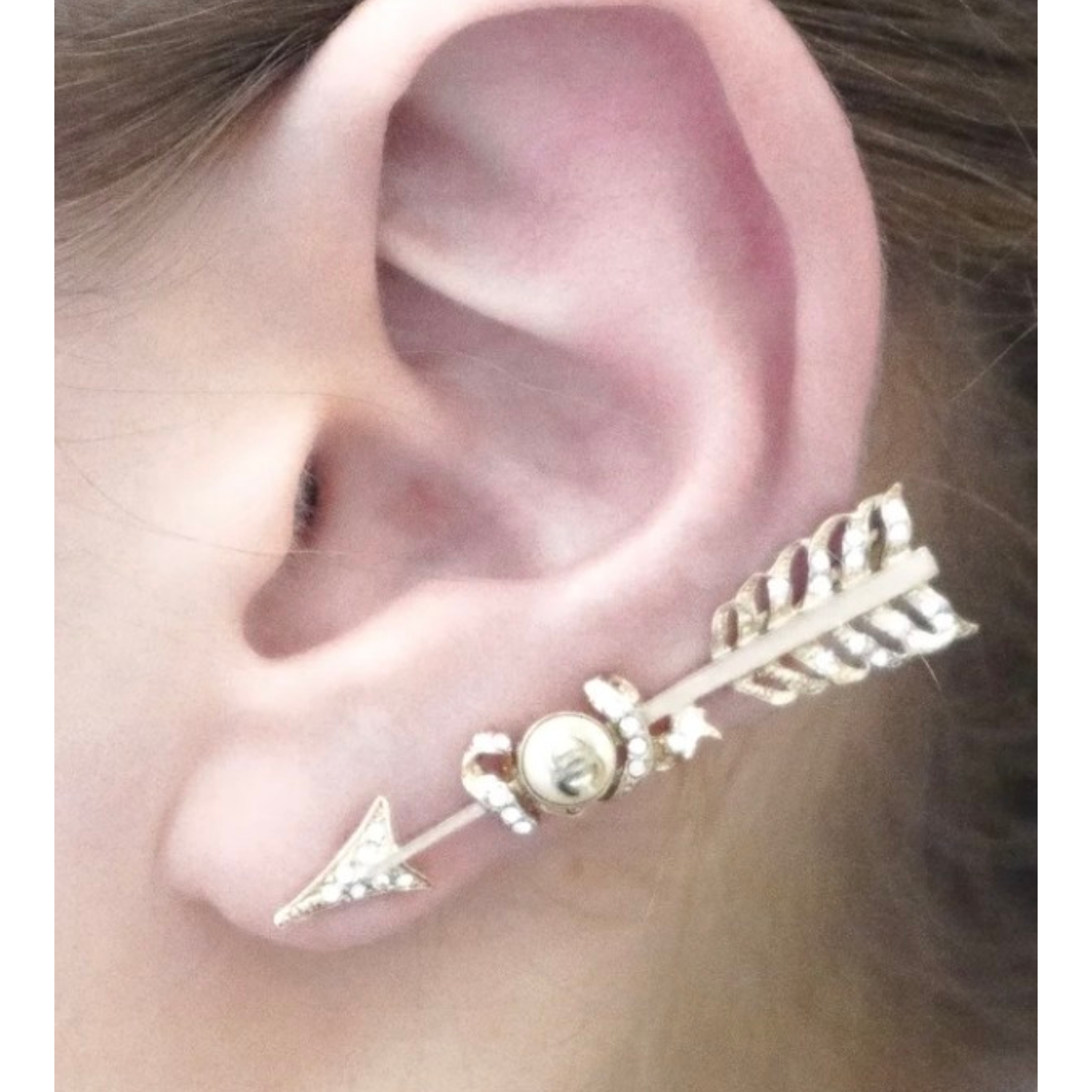 Mono Boucle d'oreille Chanel super rare!