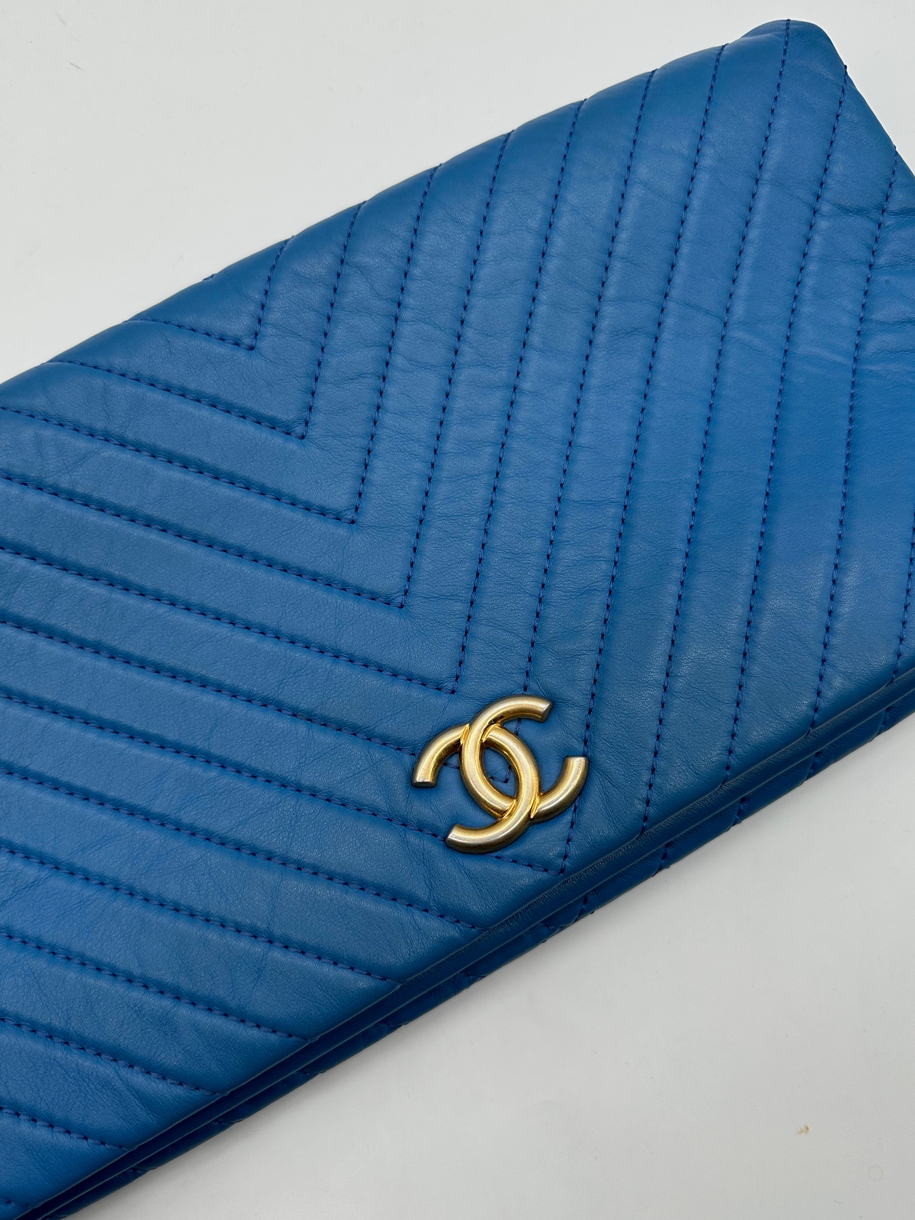 Pochette Chanel Bleue