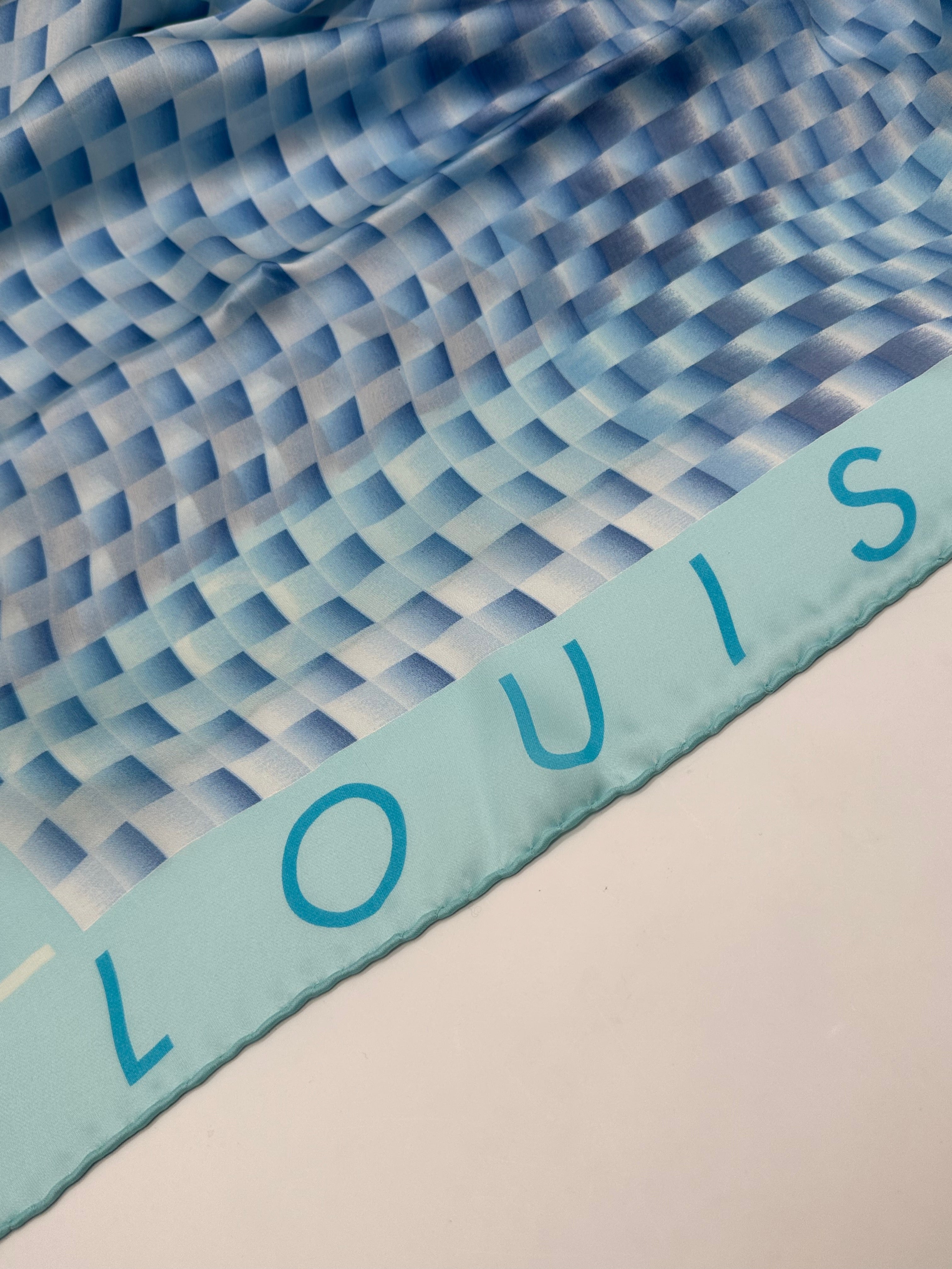 Carré Louis Vuitton