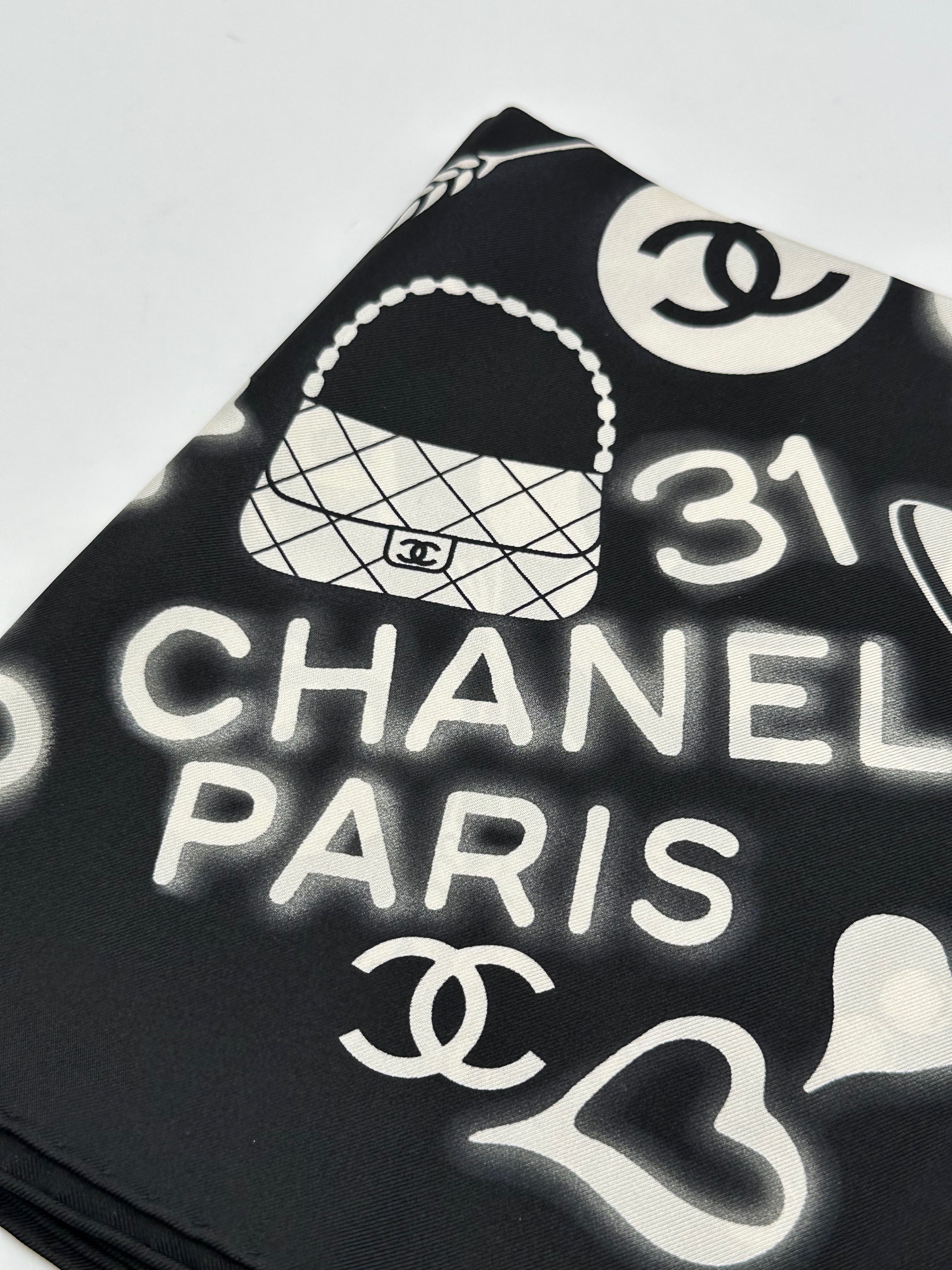Carré en soie Chanel