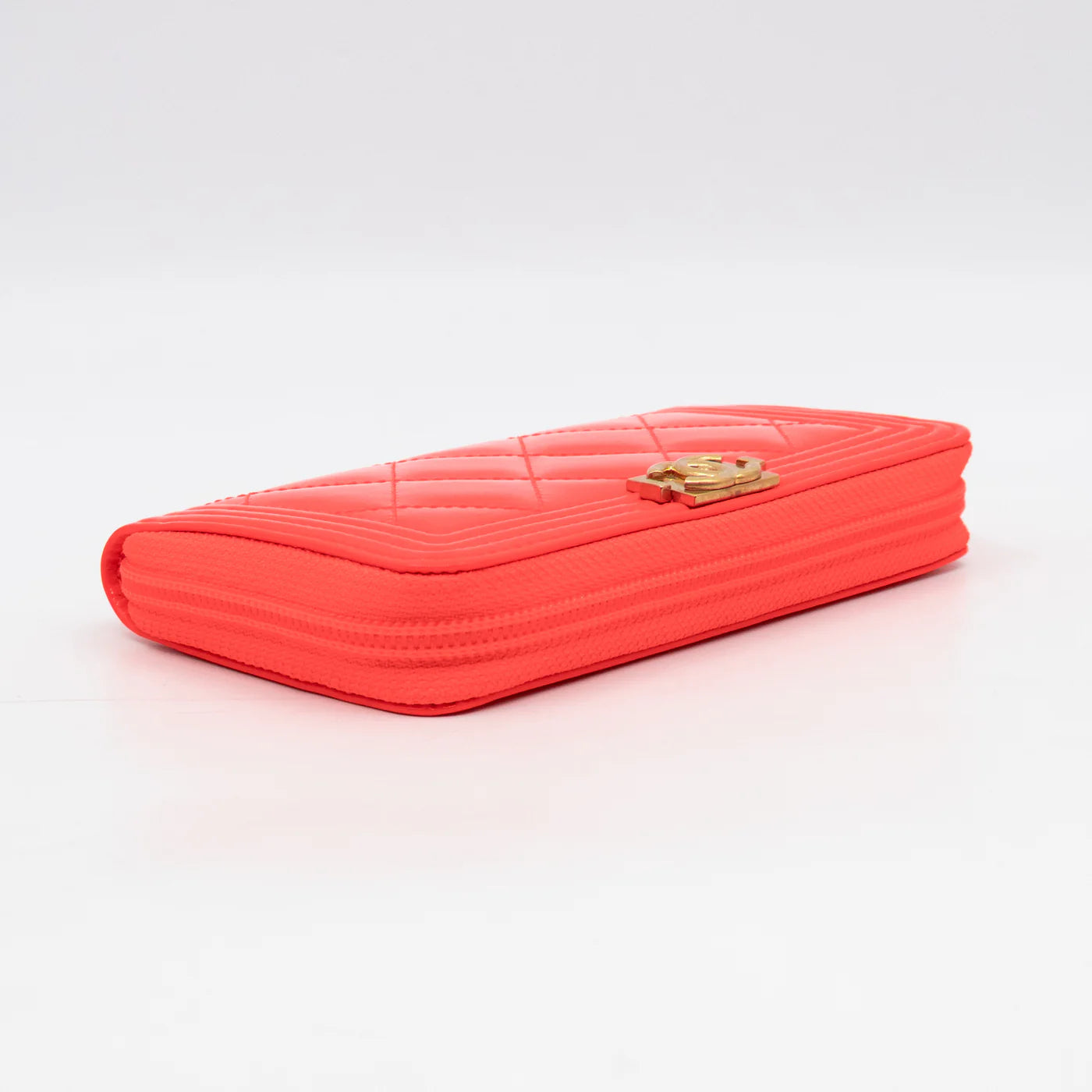 Portefeuille Chanel zip around boy