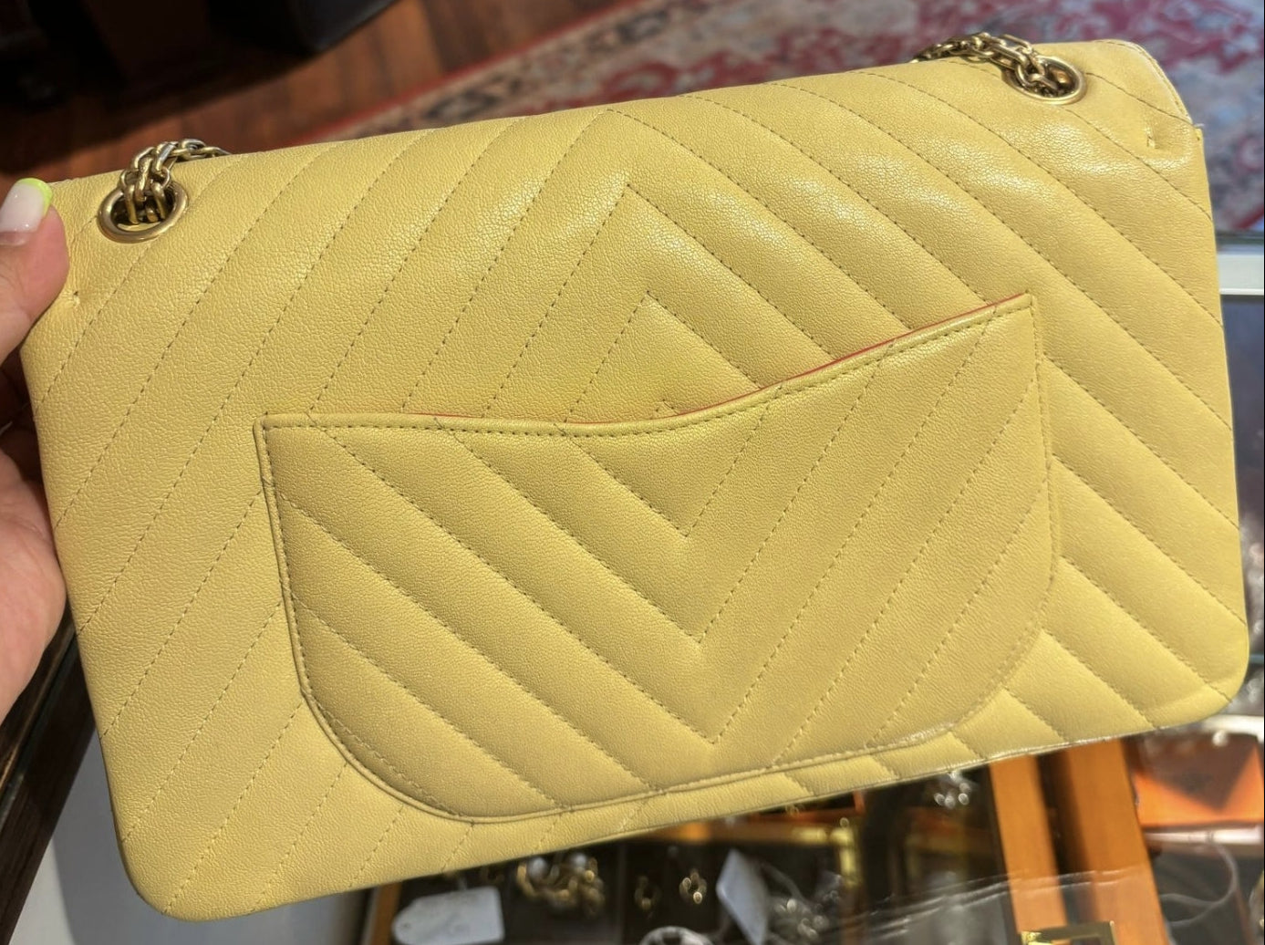 Sac Chanel 2.55 médium chevrons jaune