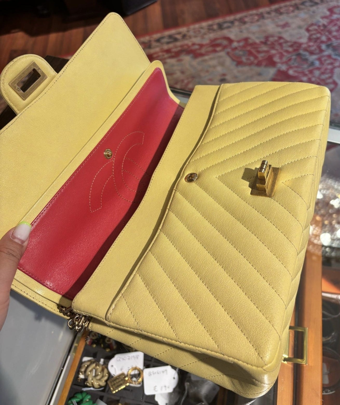 Sac Chanel 2.55 médium chevrons jaune
